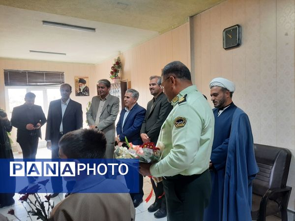 دیدار دانش آموزان پیشتاز با پرسنل نیروی انتظامی نیشابور