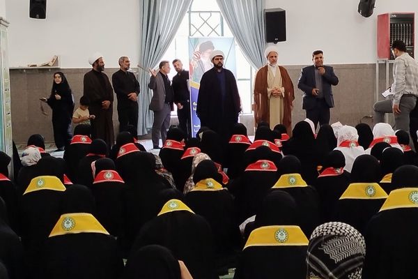 سالروز نخستین نماز جمعه پس از انقلاب، پرشورتر از همیشه در ساوه برگزار شد