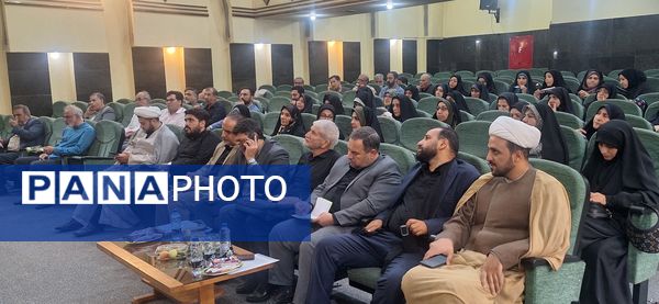 اجلاس مدیران آموزش‌وپرورش منطقه ۱۰ با محوریت تقبیح جنایات صهیونیست‌ها و تقویت پایگاه‌های تابستانی مدارس