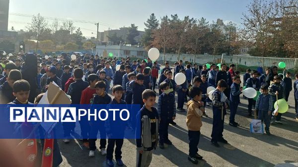 آیین نواختن زنگ پژوهش در دبستان پسرانه صدف ناحیه ۶