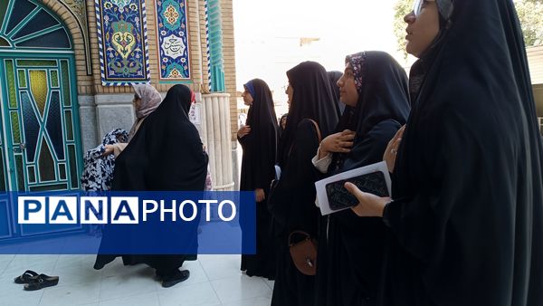 حضور دانش آموزان دبیرستان سردار شهید قاسم سلیمانی ناحیه ۴ کرج در نماز جمعه