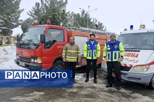 جشن انقلاب ایران در شهرستان زاوه