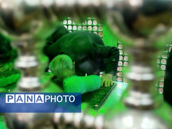 آیین غبارروبی ضریح مطهر امامزاده حمزه بن موسی کاظم (ع)