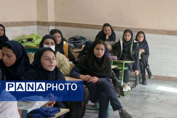 هفته کتاب و کتابخوانی در مدرسه مریم بهارستان دو