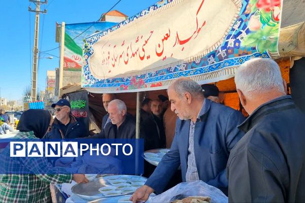 پذیرایی موکب شهدای فیروزکوه در روز شهادت حضرت فاطمه (س).