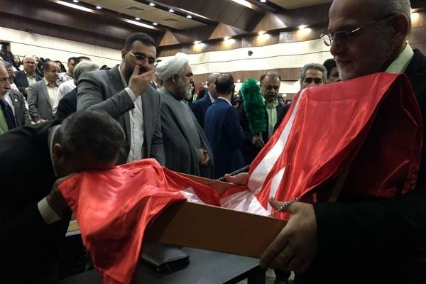 تقدیر از خادمیاران، خیرین، پرستاران، خانواده شهدا و فعالین حوزه رسانه ستاد بازسازی عتبات عالیات شهرستان قدس 