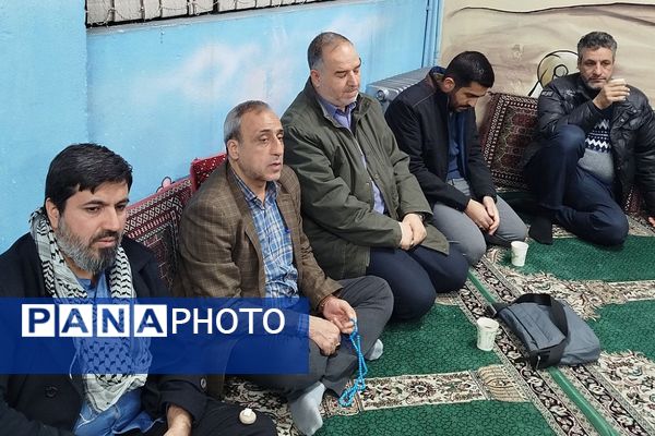 گردهمایی انجمن شعر و ادب فرهنگیان در دبستان طالقانی ناحیه دو شهرری 