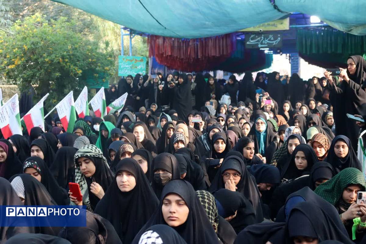 دانش‌آموزان کوهدشتی در یادمان شهدای هویزه