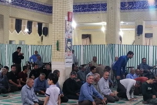 مراسم قرائت دعای کمیل در شب شهادت امام پنجم شیعیان در شهر بانش