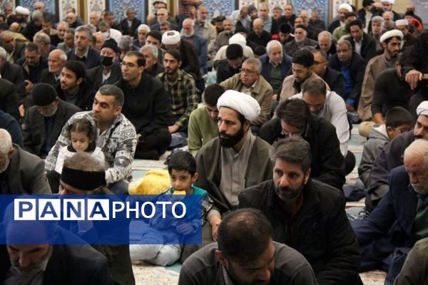 تقدیر از مدیران و فعالان پیشگیری از آسیب‌های اجتماعی شهرک امید صفادشت در نماز جمعه