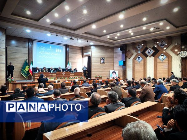 نایب رئیس مجلس شورای اسلامی پای درد دل فعالان اقتصادی نشست