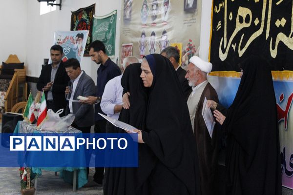 تقدیر از دانش‌آموزان فعال فرهنگی و قرآنی در شهر درق 