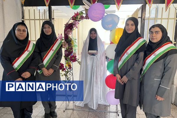 برگزاری جشن شروع سال تحصیلی و زنگ مهر در دبیرستان حدیث کساء خاورشهر ناحیه یک شهرری