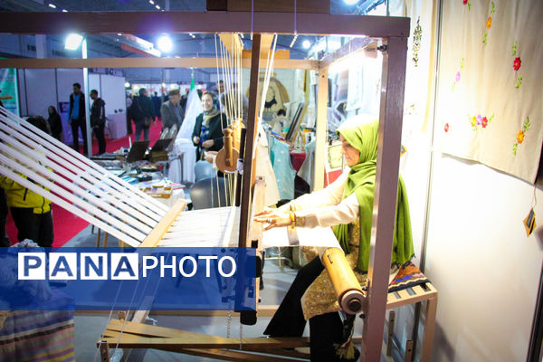 آغاز به‌کار نمایشگاه نوآوری و فناوری کاشان با ارائه دستاوردهای دانش‌آموزی