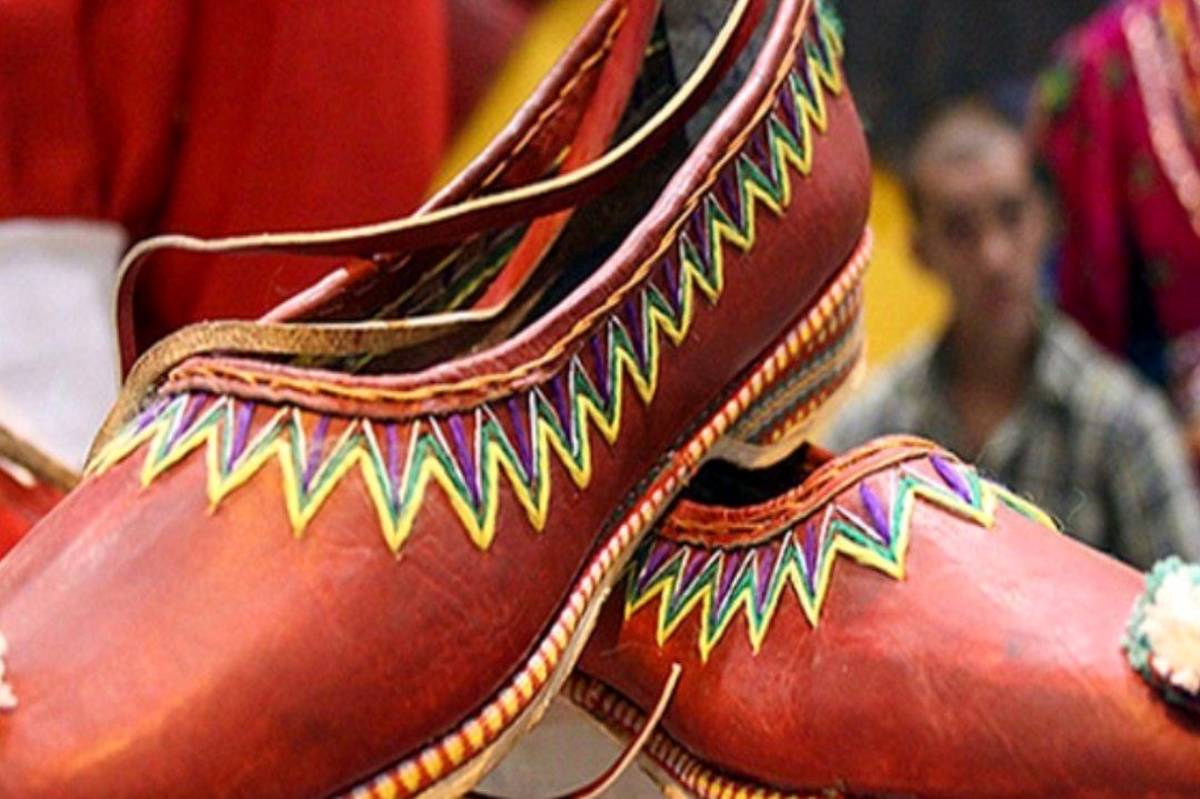 آموزش رایگان هنرجویان علاقه مند به رشتههای صنایعدستی