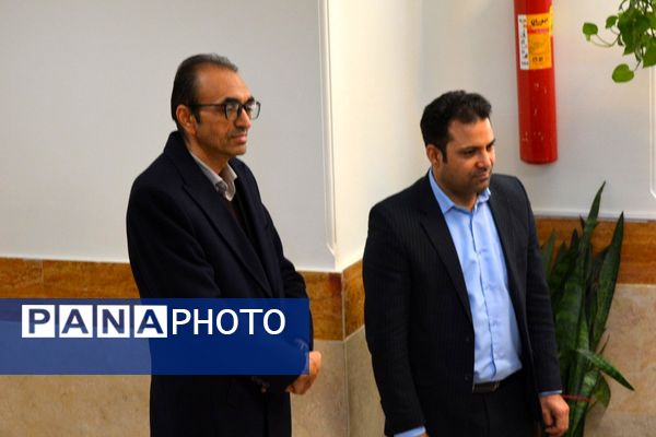 برای اولین‌بار؛ برگزاری کافه ۵۷ در دبیرستان‌ نمونه دولتی ولایت بهارستان‌دو