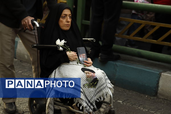 وداع باشکوه مردم با شهدای گمنام در قلب پایتخت