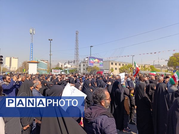 شرکت با شکوه مردم مشهد در راهپیمایی روز جهانی قدس