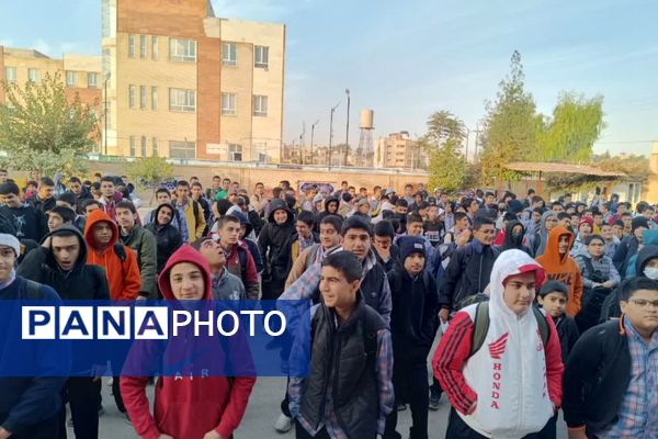   مشاوره و اهدای جوایز به برندگان مسابقه مشاوره