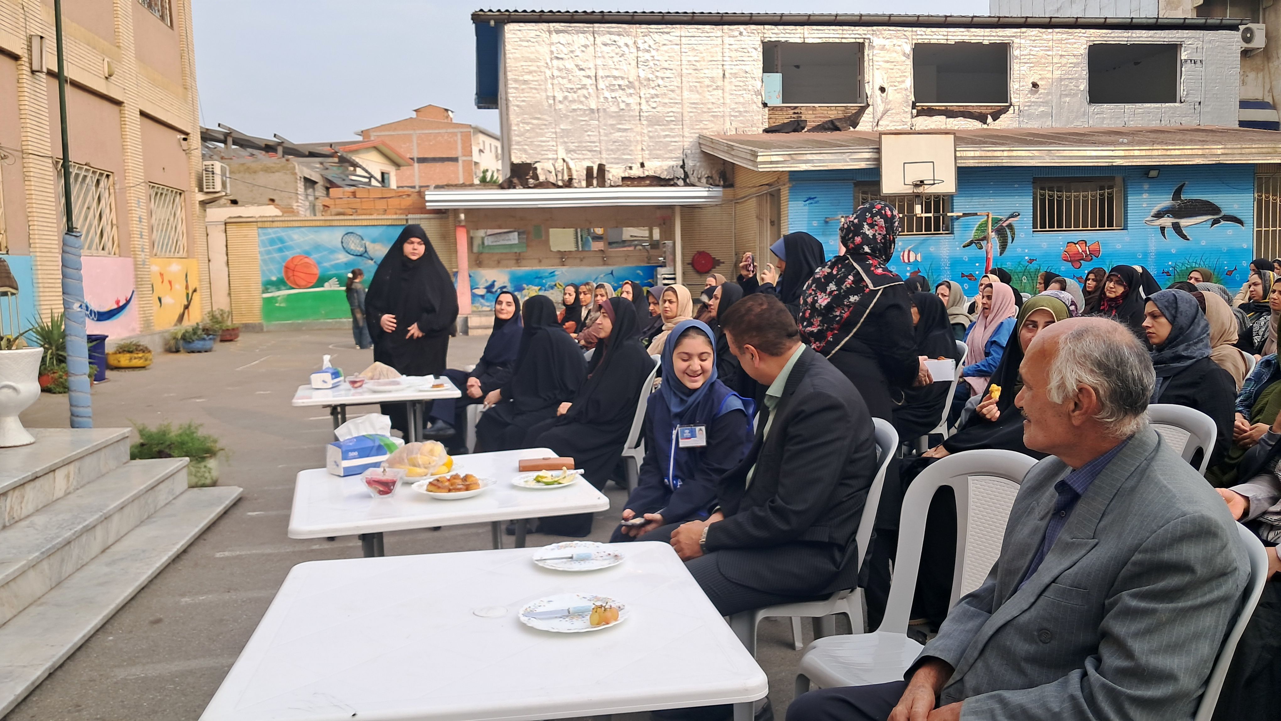 گرامیداشت هفته پیوند اولیا و مربیان در دبیرستان بهار آزادی قائمشهر