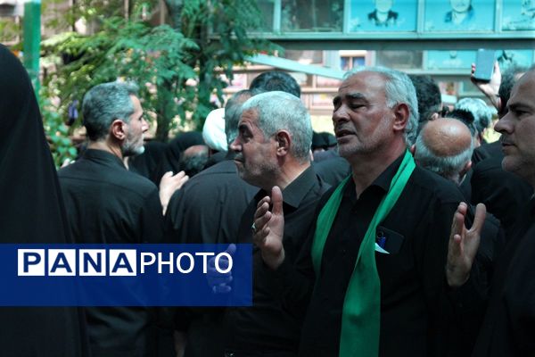 جلوه‌های حزن و خشم در مراسم تشییع شهدا