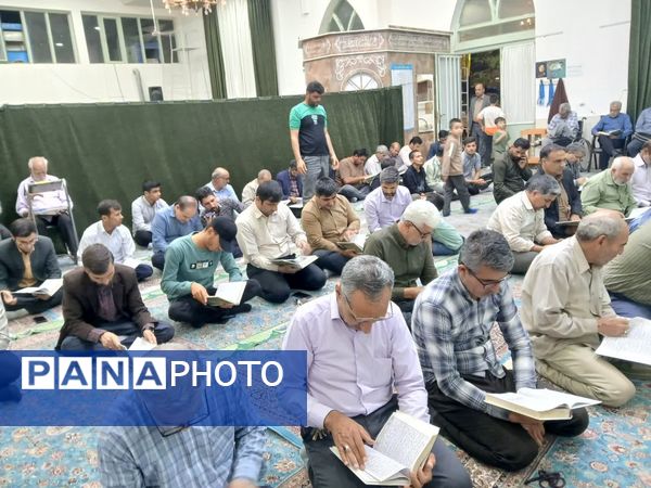 شب شعر و روایت‌گری محفل ادبی خارزنج در خلیل‌آباد