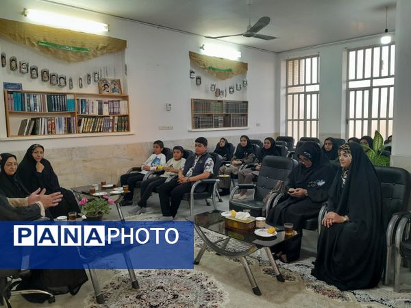 دیدار صمیمانه امامجمعه مروست با خبرنگاران پانا