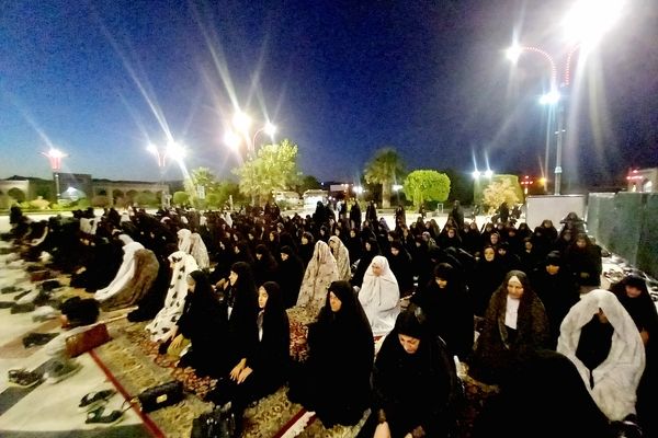 برپایی نماز جماعت در آرامگاه شهید مدرس 
