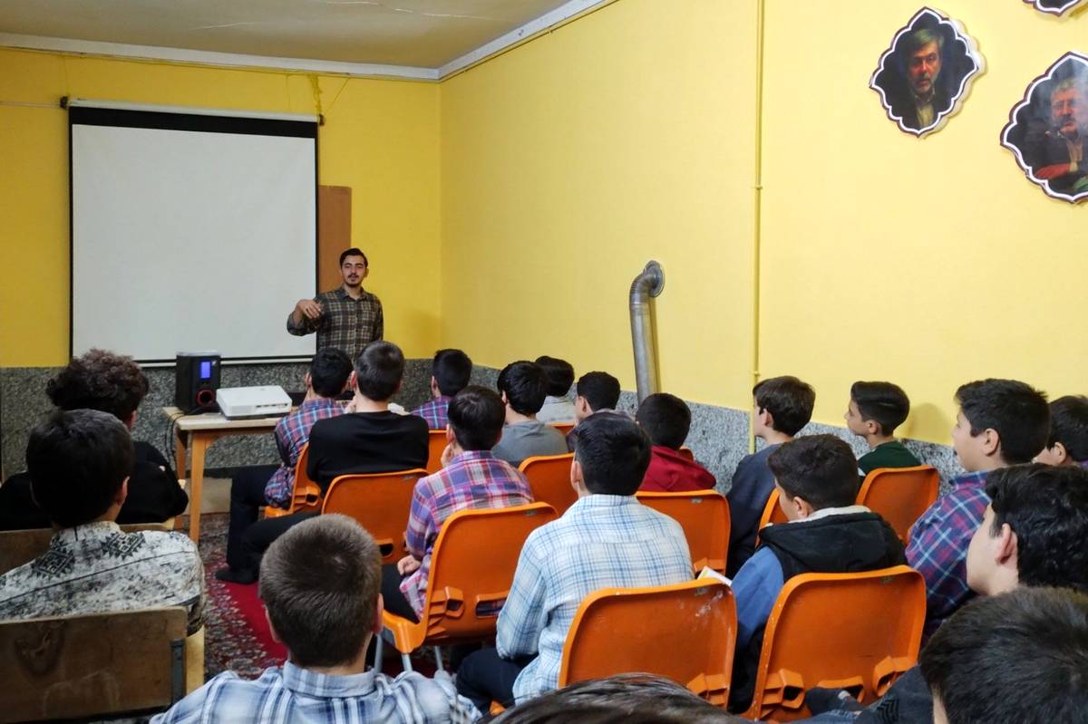 دانشآموزان معماران تحول در جامعه میشوند