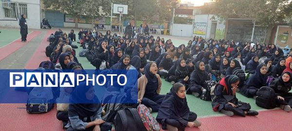 برگزاری مراسم ۱۳ ابان در دبیرستان مستوفی ۲
