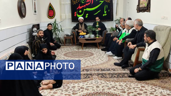 دیدار با خانواده شهید نیازمند در شهرستان سمنان