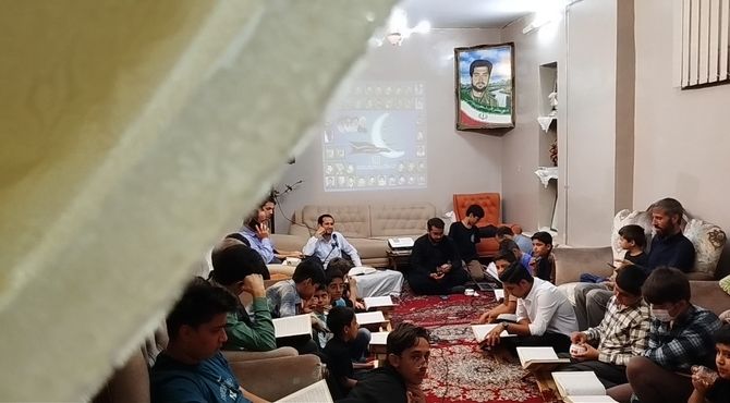 محفل معنوی و قرآنی "چهل شب با چهل شهید" در کاشمر 