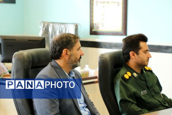 نشست صمیمی مدیر آموزش و پرورش سملقان با مسئول بسیج فرهنگیان 