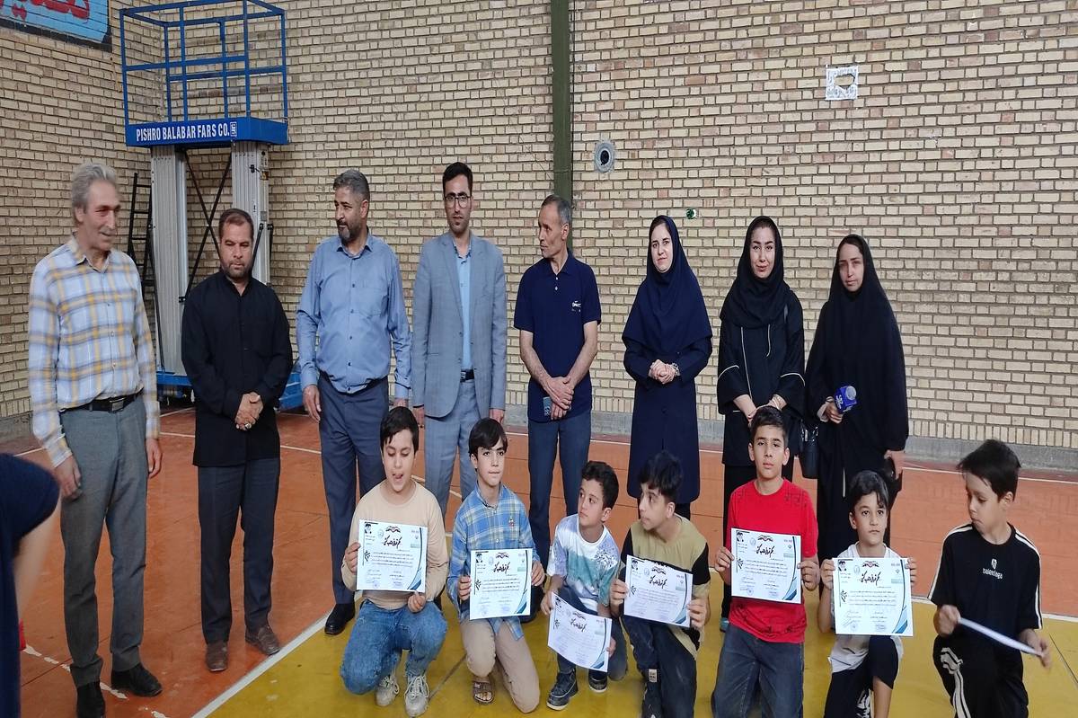 برگزاری مسابقات طنابکشی در پایگاه شهید مصطفی خمینی شیروان