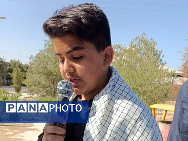 غبارروبی مزار شهدای گمنام دانشگاه آزاد اسلامی واحد کاشمر 