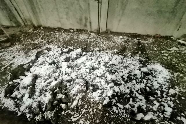 بارش برف پاییزی در شهرزیبای بار نیشابور 