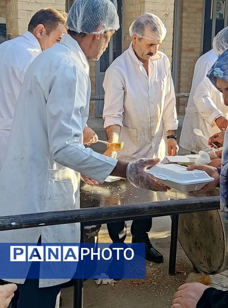 توزیع غذای گرم به‌مناسبت عید سعید غدیر خم در بجنورد