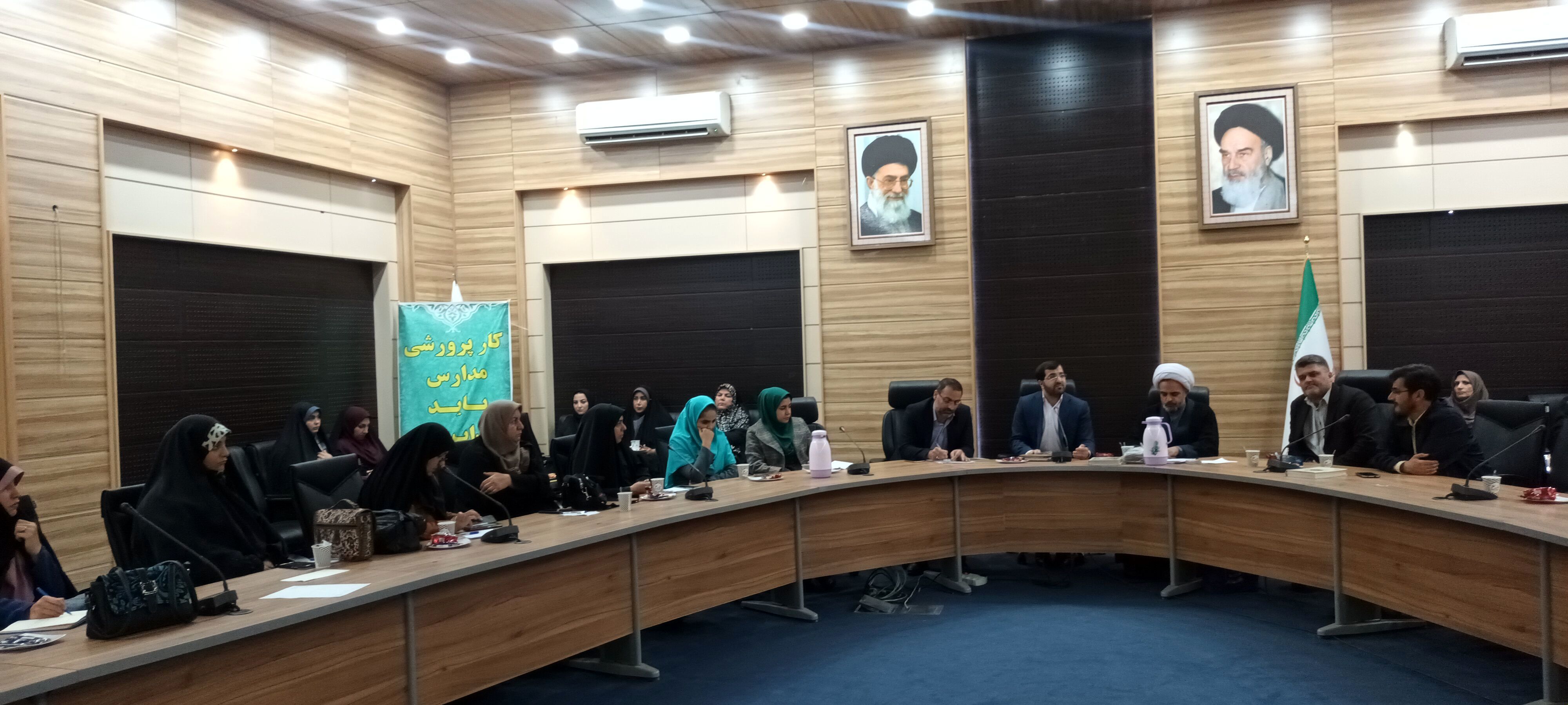 تمام ارکان در امر تربیت باید نقش خود را درست ایفا کنند