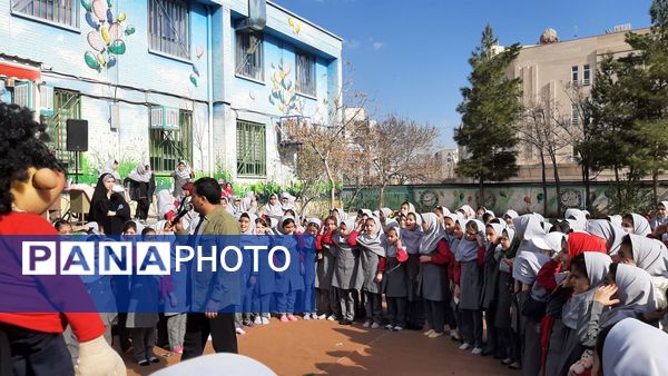 اجرای برنامه فرهنگی و عروسکی پیک دانایی در دبستان نیایش