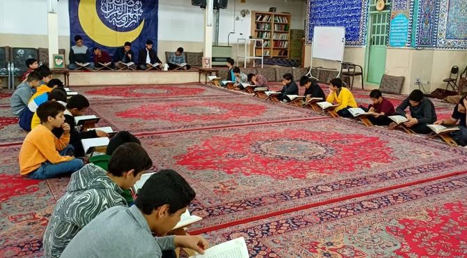 برگزاری محفل انس باقرآن در مسجدالنبی شهرستان‌ زارچ 