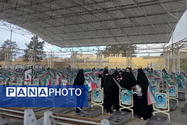 اعزام دانش‌آموزان دختر استان فارس به حج عمره