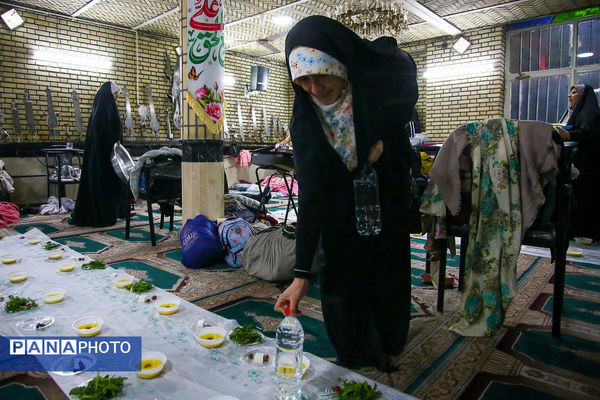 اعتکاف دانش‌آموزی در مسجد قائمیه