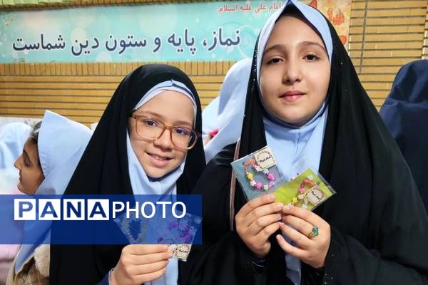 نمایشگاه کسب و کارهای دانش آموزی در دبستان حکمت نبوی ناحیه دو شهرری 