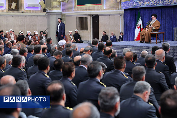 دیدار جمعی از فرماندهان نیروی هوایی و پدافند هوایی ارتش جمهوری اسلامی ایران با مقام معظم رهبری