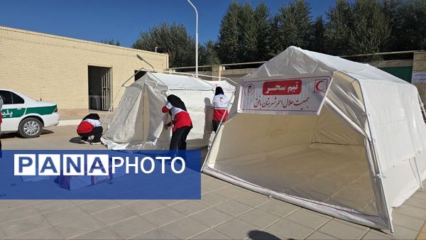 تمرین آمادگی دانش‌آموزان بافق در مانور سراسری زلزله و ایمنی