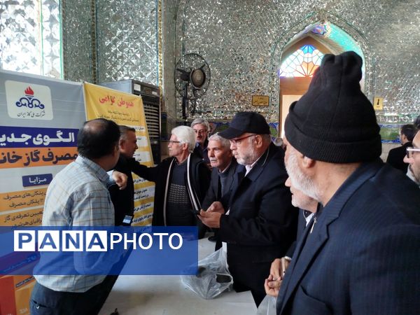 میز خدمت نماز جمعه کاشمر با حضور کارکنان شرکت گاز