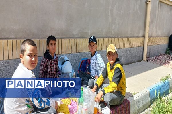 برگزاری اردوی درون مدرسه‌ای در مدرسه شهید معتمدی گزکوه