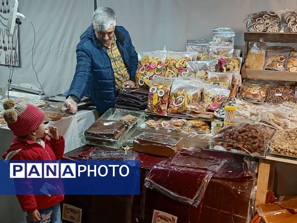 نمایشگاه صنایع دستی در محله طلاب مشهد