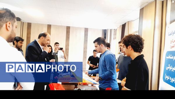 برگزاری اولین نمایشگاه استانی صنایع هوایی در پژوهش‌سرای خوارزمی ناحیه 3 کرج
