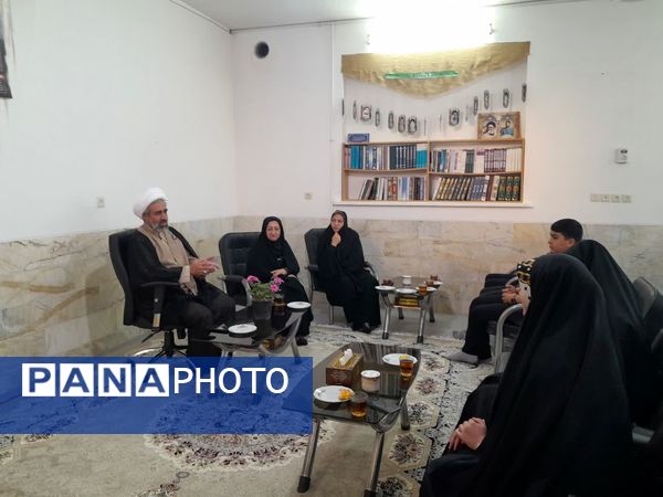 دیدار صمیمانه امامجمعه مروست با خبرنگاران پانا